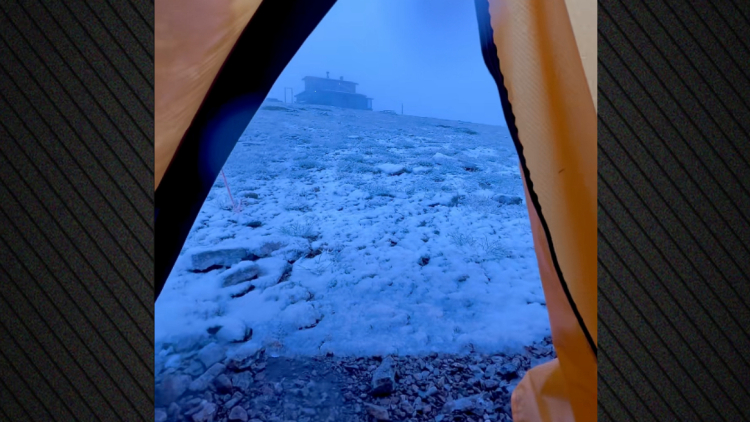Από τον καύσωνα στο -17°C: Γιατί χιόνισε στον Ολυμπο μέσα στον Ιούλιο