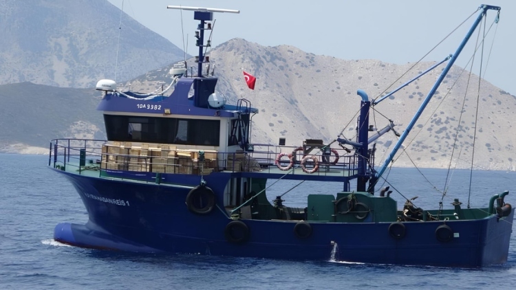 Καταγγελίες για τουρκικές μηχανότρατες στο Αιγαίο, τι απαντούν πηγές του Λιμενικού, δείτε βίντεο
