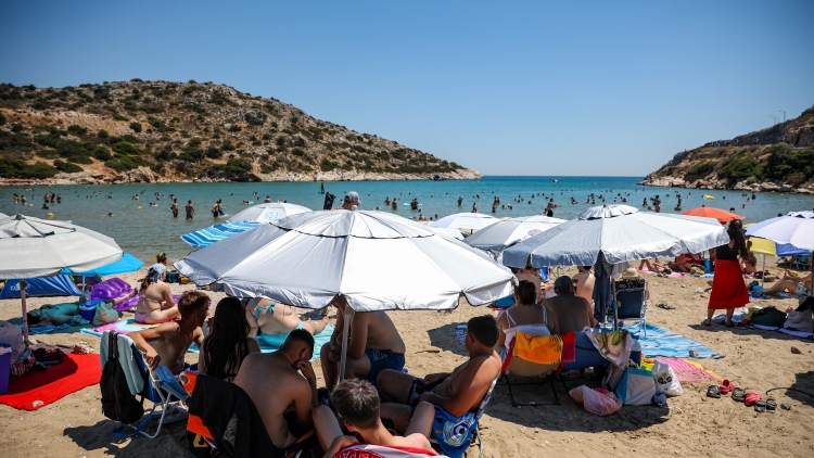 Καιρός: Ηλιοφάνεια και άνοδος της θερμοκρασίας σήμερα, ως 35 βαθμούς ο υδράργυρος