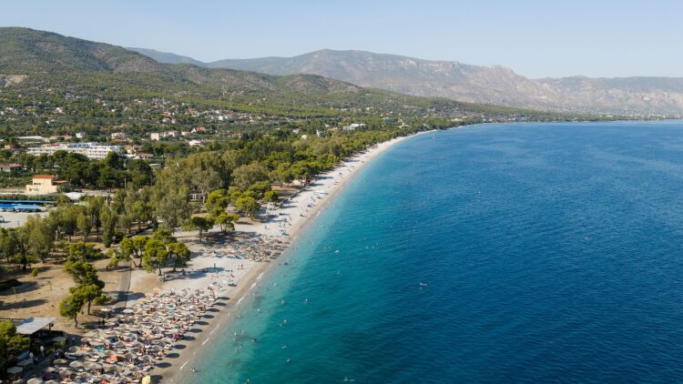 Μονοήμερη απόδραση στους Αγίους Θεοδώρους - Αποφεύγοντας κίνηση και μποτιλιάρισμα