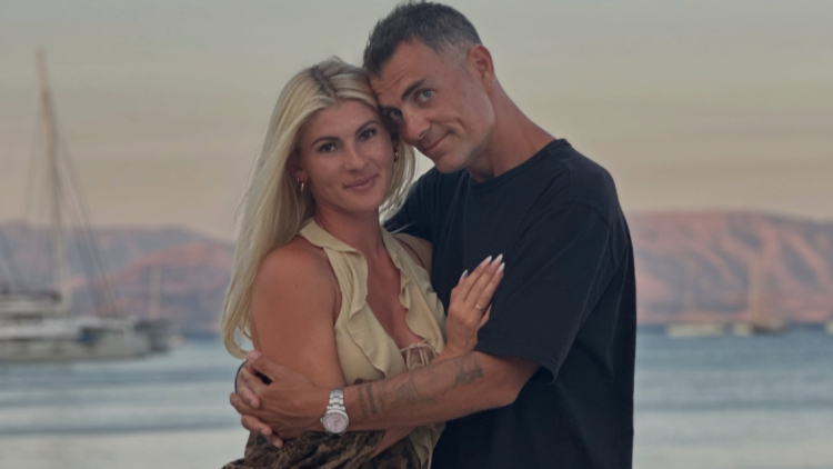 Ο Στέλιος Χανταμπάκης και η Όλγα Πηλιάκη έκαναν διακοπές στην Κέρκυρα μαζί με τα παιδιά τους, δείτε φωτογραφίες