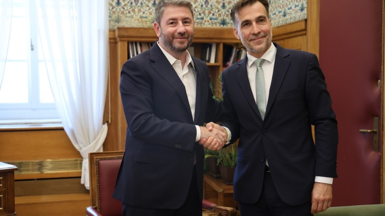 Ανδρουλάκης για Χουρδάκη: Χαίρομαι γιατί ενώνουμε τις δυνάμεις μας για την πολιτική αλλαγή που έχει ανάγκη ο τόπος