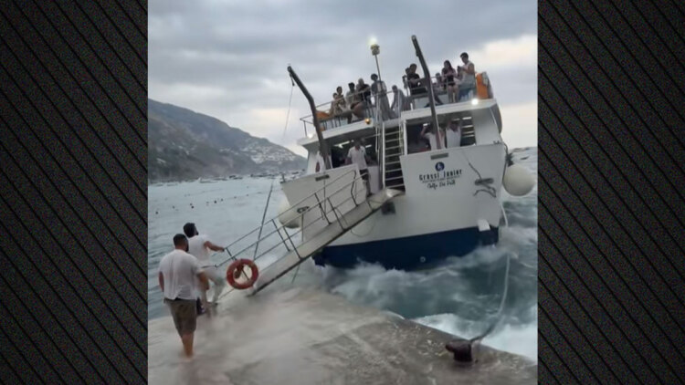 Ιταλία: Σκηνές τρόμου για επιβάτες τουριστικού σκάφους στο Ποζιτάνο λόγω θαλασσοταραχής, δείτε βίντεο