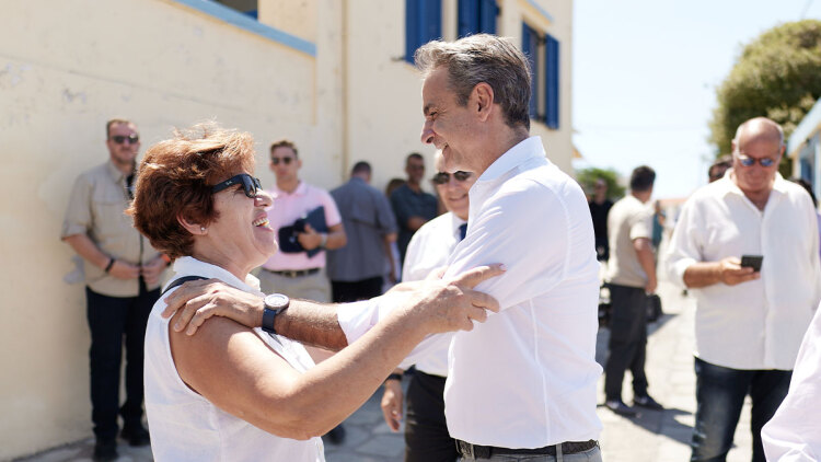Μητσοτάκης από Αγαθονήσι: Δωρεάν ηλεκτρικά οχήματα για όλους τους κατοίκους και νέοι σταθμοί φόρτισης
