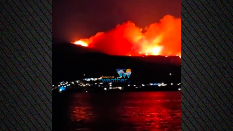 Μαίνεται η φωτιά στην Πάρο, εκκενώθηκαν 9 οικισμοί, φόβοι για ενίσχυση ανέμων, σηκώθηκαν 7 εναέρια