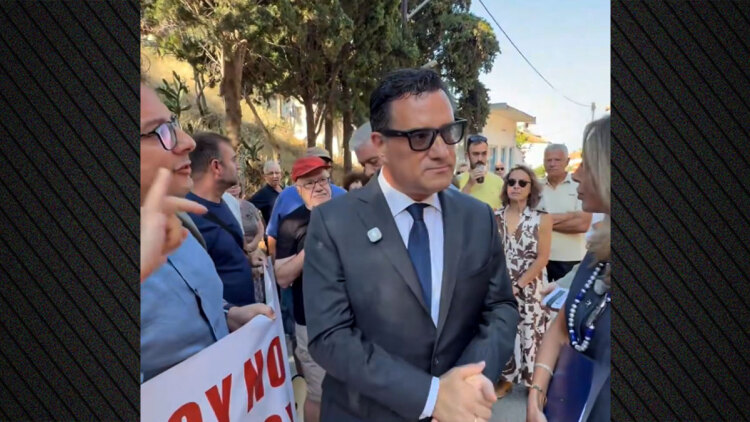 Ο Αδωνις Γεωργιάδης απαντά για τα έξυπνα γυαλιά: Ναι, φοράω τα Meta2, κοστίζουν 600 ευρώ και μυστική ή παράνομη εγγραφή με αυτά, δεν γίνεται
