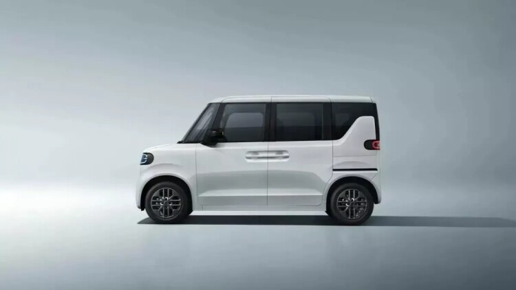 Η BYD ετοιμάζεται να τα βάλει με τους Ιάπωνες κατασκευαστές