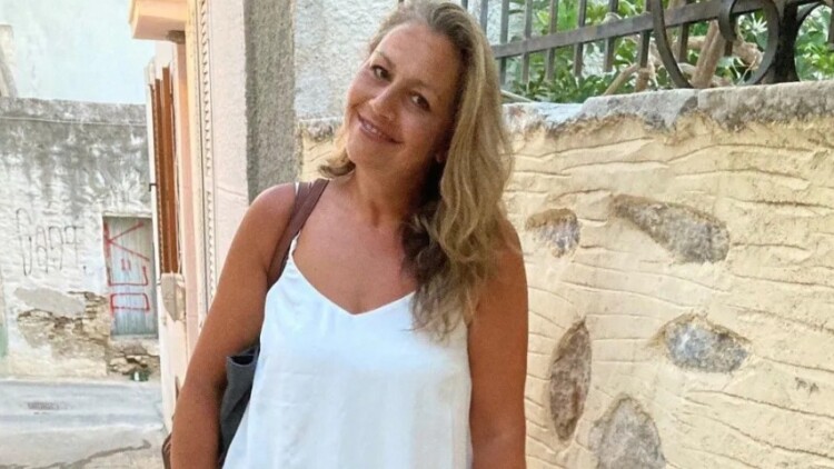«Ένα τσίμπημα από τσιμπούρι άλλαξε τη ζωή μου»: Η 51χρονη που έπεσε σε κώμα μετά τις διακοπές στη Σύρο