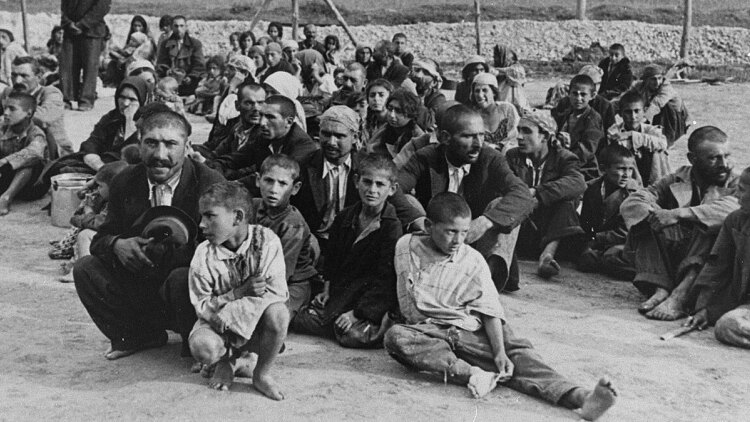 82 χρόνια από το Ολοκαύτωμα των Ρομά: Η «ξεχασμένη» γενοκτονία και η σφαγή της 2ας Αυγούστου