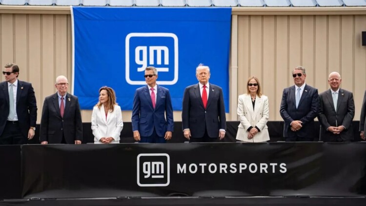 Ο Τραμπ παρήγγειλε 250 SUV για την ασφάλειά του. Ποιας εταιρείας είναι;