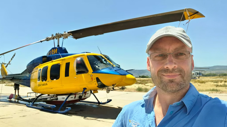 «Ήταν πολύ περήφανος για το ελικόπτερο»: Η ιστορία του Δανού πιλότου που σκοτώθηκε στη Δυτική Αττική και η τελευταία φωτογραφία πριν τη μοιραία πτήση
