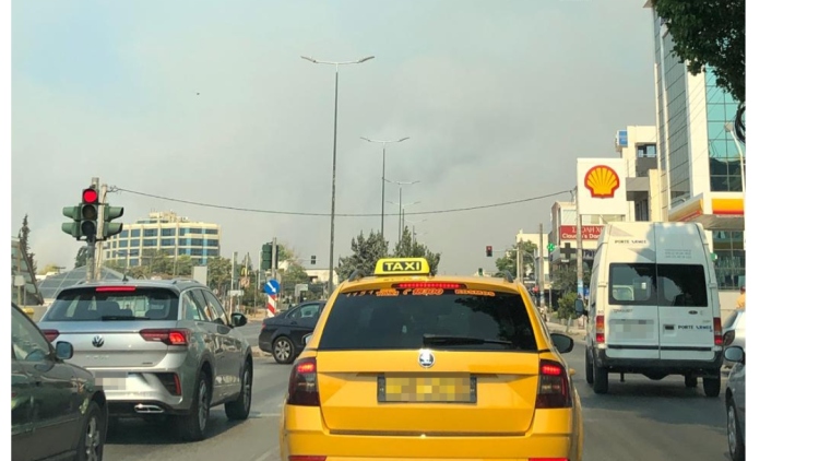 Τροχαίο στην Λ. Μεσογείων στο ύψος του Χολαργού, δυσχέρεια στην κυκλοφορία των οχημάτων 