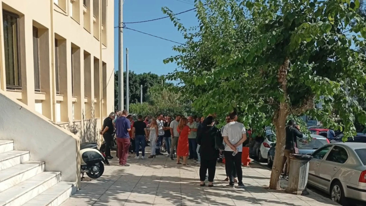 Ελεύθερος με όρους ο 52χρονος υπάλληλος του ΔΕΔΔΗΕ για τη φωτιά στο Ρέθυμνο, τι υποστήριξε στην απολογία του
