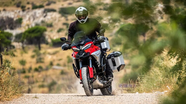 Δοκιμάζουμε τη Ducati Multistrada V4 Rally - Πόσο κοστίζει στην Ελλάδα;