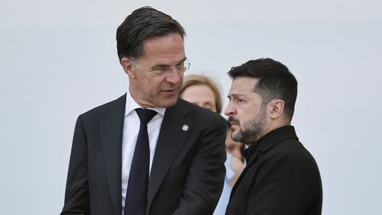 Ο Ζελένσκι ζήτησε από το ΝΑΤΟ περισσότερη βοήθεια για την αντιαεροπορική άμυνα

