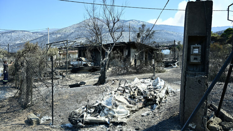 Κρατική Αρωγή μετά τις φωτιές: Τα μέτρα για κατοικίες, επιχειρήσεις και αγρότες
