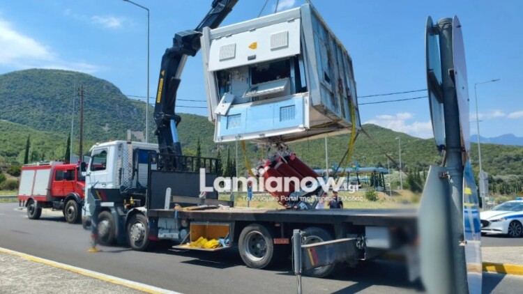 Ατύχημα στη διασταύρωση του Μπράλου: Μεγάλη γεννήτρια έπεσε από φορτηγό, δείτε φωτογραφίες