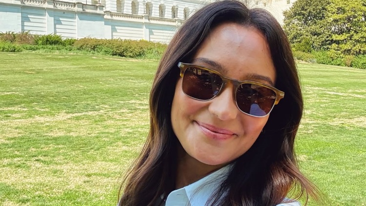 H Emma Heming Willis μιλά για τις ενοχές που ένιωσε όταν γιόρτασε τα 50α γενέθλιά της