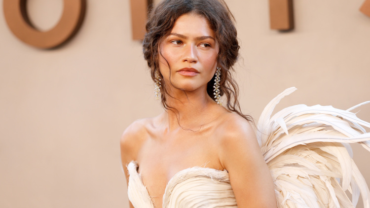 Greek Goddess Beauty: Η τάση ομορφιάς που μας κάνει να θέλουμε να μοιάζουμε με σύγχρονη Ελληνίδα θεά
