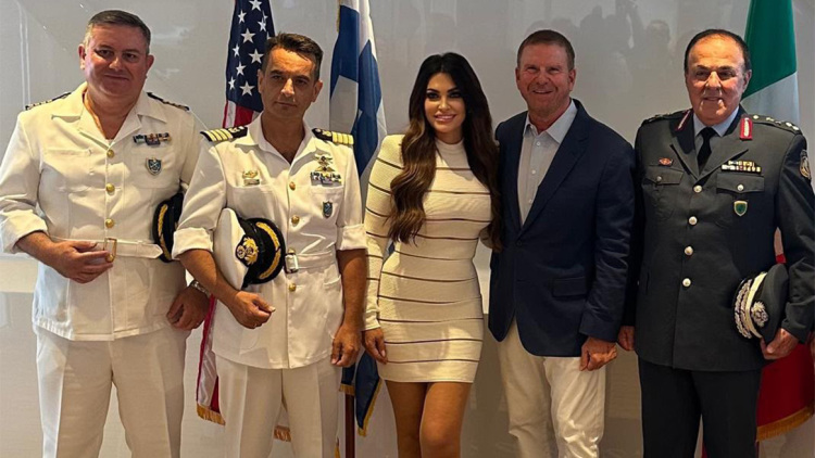 Στο mega yacht «Boardwalk» στην Κέρκυρα η δεξίωση για τα 250 χρόνια από την αμερικανική ανεξαρτησία - Δείτε φωτογραφίες και βίντεο
