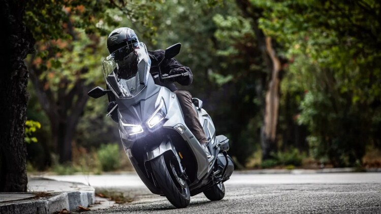 Δοκιμάζουμε το SYM Joymax Z3i - Πόσο κοστίζει στην Ελλάδα;