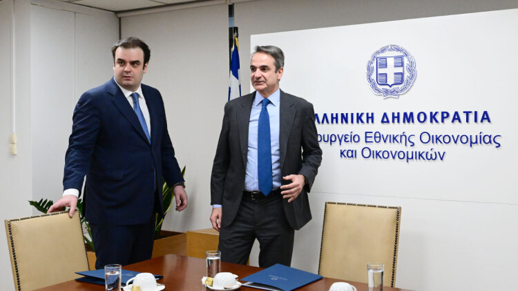 ΔΕΘ τετραετίας με μέτρα για όλους από τον Μητσοτάκη: Τι θα πει για ελαφρύνσεις φόρων, αυξήσεις μισθών και άμεσο «μάζεμα» του τεκμηρίου ελεύθερων επαγγελματιών