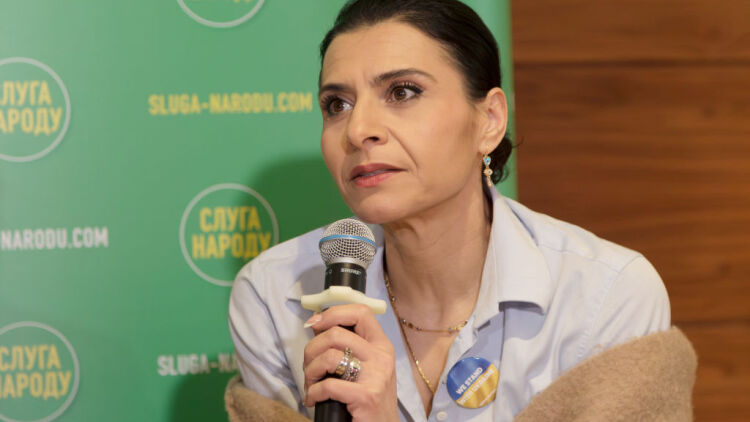 Abir Al-Sahlani: Η ευρωβουλευτής από τη Σουηδία για τους άντρες που σχολιάζουν γυναίκες (βίντεο)