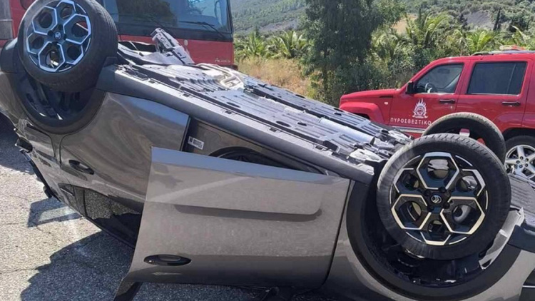 Τροχαίο με δύο τραυματίες στη Γαυρολίμνη, αυτοκίνητο ντελαπάρισε στην Εθνική Οδό Αντιρρίου – Ιωαννίνων