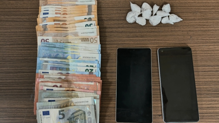 Συνελήφθη 46χρονος αλλοδαπός για κατοχή και διακίνηση ναρκωτικών στο κέντρο της Αθήνας