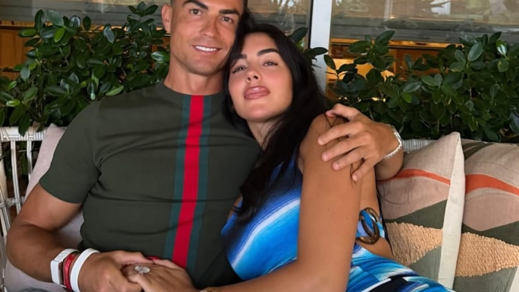 Cristiano Ronaldo και Georgina Rodríguez: Ανακοίνωσαν την είδηση του γάμου τους με μία λιτή φωτογραφία