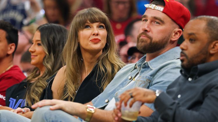 Taylor Swift και Travis Kelce: Οι αποκαλυπτικές πληροφορίες που μοιράστηκε ένας από τους καλεσμένους για τον γάμο τους
