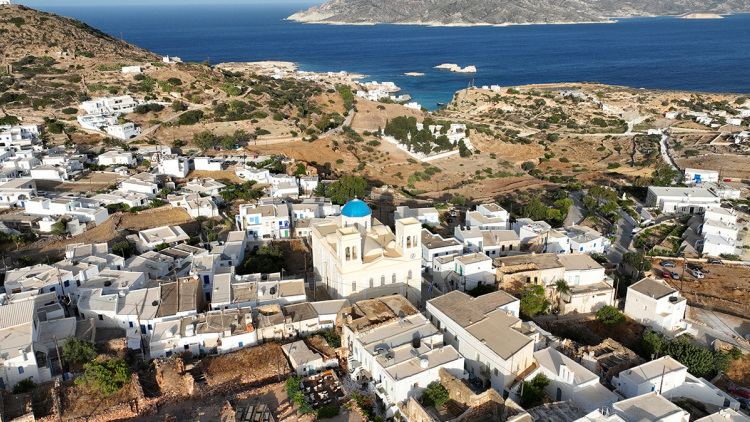 «Με χτυπάει και εμένα το ρεύμα αυτή τη στιγμή», έλεγε στον γιατρό η μητέρα του 17χρονου που πέθανε ενώ έκανε μπάνιο στην Κίμωλο