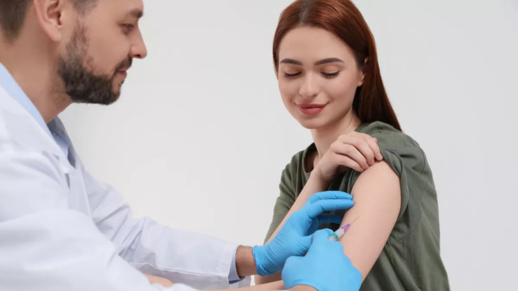 Εμβόλια: Οι 3 νέες προτεραιότητες ΕΜΑ και ECDC για γρίπη, πνευμονιόκοκκο και HPV