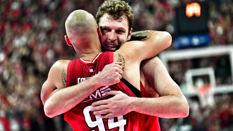 Αφιέρωμα της Euroleague σε Βεζένκοβ και Φουρνιέ:«Μία σεζόν, δύο MVP», βίντεο 
