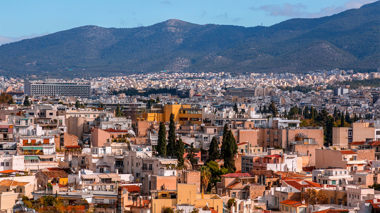 Ένα κτίριο «λήγει» στα 50; Τι λέει γνωστός αρχιτέκτονας και τι προβλέπουν οι κανονισμοί