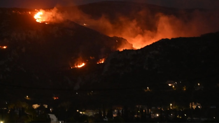 Καλύτερη η εικόνα της φωτιάς στην Κω, μάχη με τις αναζωπυρώσεις στο Ρέθυμνο 