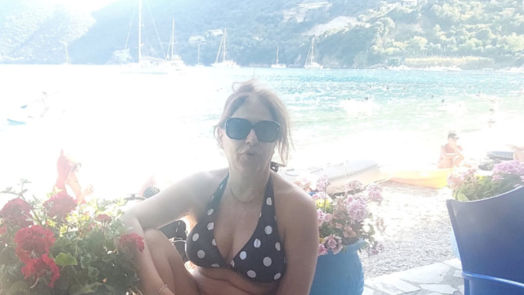 Η φωτογραφία της Ελένης Ράντου από τις διακοπές της στη Λευκάδα με μαγιό: «Δεν είναι νησί, είναι θεραπεία», έγραψε