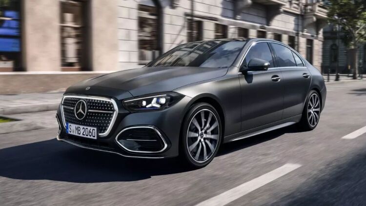 Ιδού η καινούρια Mercedes-Benz C-Class - Πότε θα φτάσει στην Ελλάδα;