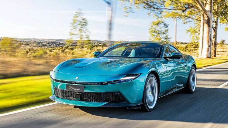 Δοκιμάζουμε τη γοητευτική Ferrari Amalfi