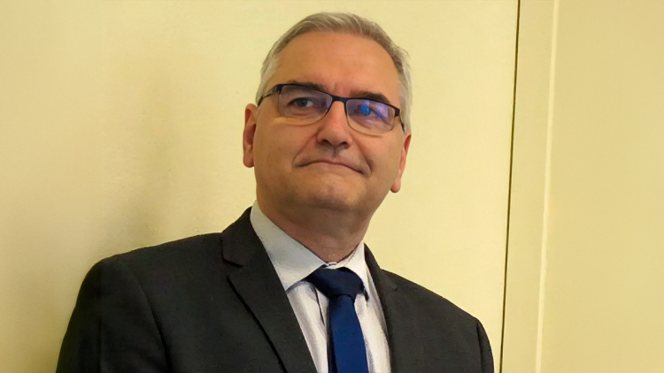 Απίστευτη υπόθεση στη Γαλλία: Υπάλληλος υπουργείου έδινε κρυφά διουρητικά σε γυναίκες για να τις βλέπει να ουρούν πάνω τους