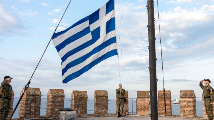 «Μια Σημαία, μια Ελλάδα»: Το βίντεο του ΓΕΣ με την έπαρση της ελληνικής σημαίας από την ηπειρωτική χώρα έως τα νησιά
