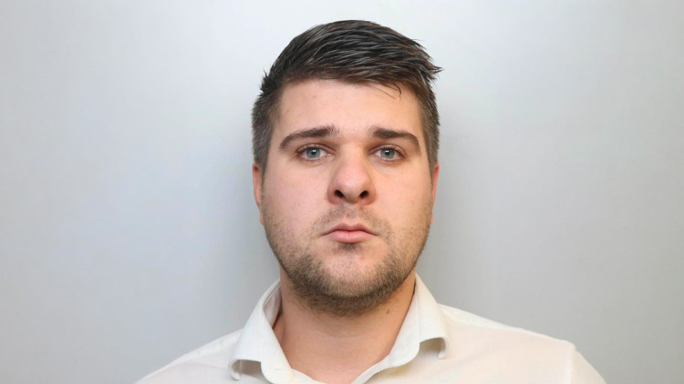 Βρετανός απατεώνας παρίστανε τον εκατομμυριούχο και ξάφρισε 4 γυναίκες που γνώρισε μέσω Tinder, πάνω από 79.000 ευρώ η λεία του