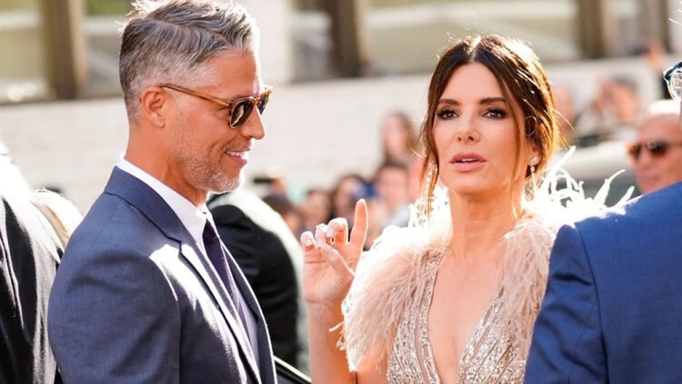 Sandra Bullock: «Είχα αρχίσει να θρηνώ τον Bryan Randall χρόνια πριν πεθάνει»
