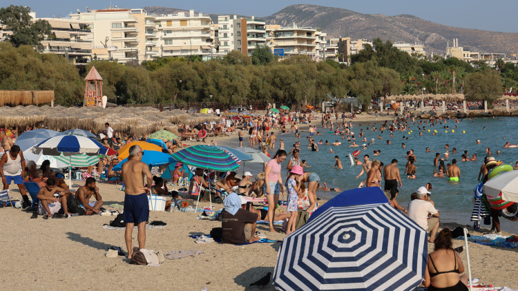 Επιμένει ο καύσωνας: Στους 40 βαθμούς ο υδράργυρος, πότε υποχωρεί η ζέστη