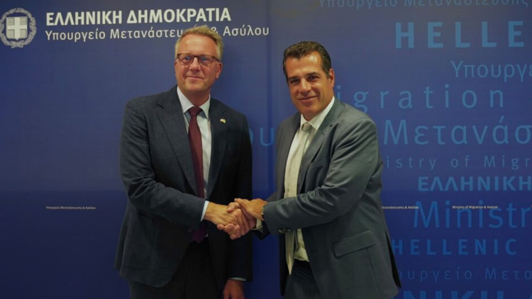 Συνάντηση Πλεύρη με τον Δανό υπουργό Μετανάστευσης, στο επίκεντρο τα Return Hubs