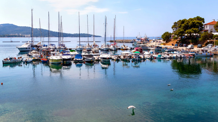 3 κατοικίες προς πώληση στη Χαλκιδική
