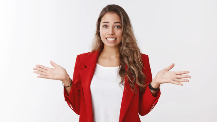 Ζητάτε συνέχεια συγγνώμη και άλλες 8 συμπεριφορές που αποκαλύπτουν μεγάλη ανασφάλεια
