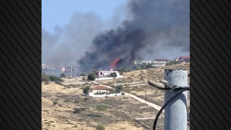 Φωτιά τώρα στο Καλοπήγαδο Κερατέας, επιχειρούν τρία εναέρια