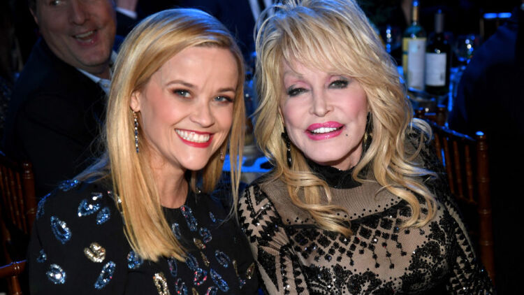 Reese Witherspoon: Τα σημειώματα που της έστελνε η Dolly Parton και η ξεχωριστή αφιέρωση στο καθένα από αυτά