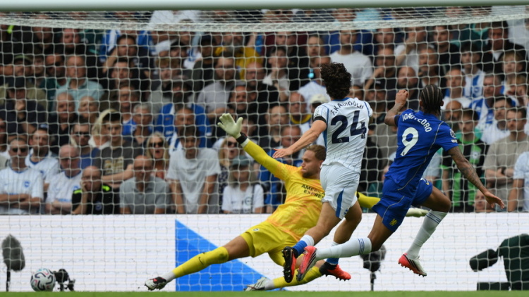Premier League: Το απόλυτο η Τσέλσι 4-3 τη Μπράιτον του βασικού Κωστούλα, στο 1-1 έμειναν Λιντς και Μπρέντφορντ